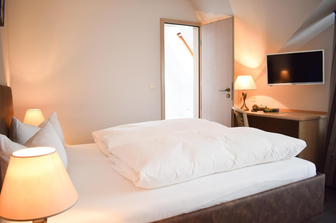 Castell Hotel & Restaurant Leinsweiler Eksteriør billede
