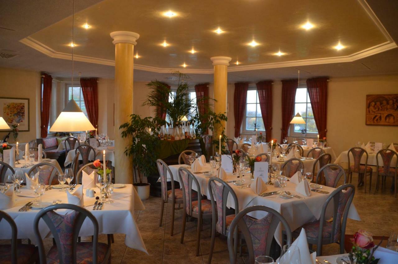 Castell Hotel & Restaurant Leinsweiler Eksteriør billede